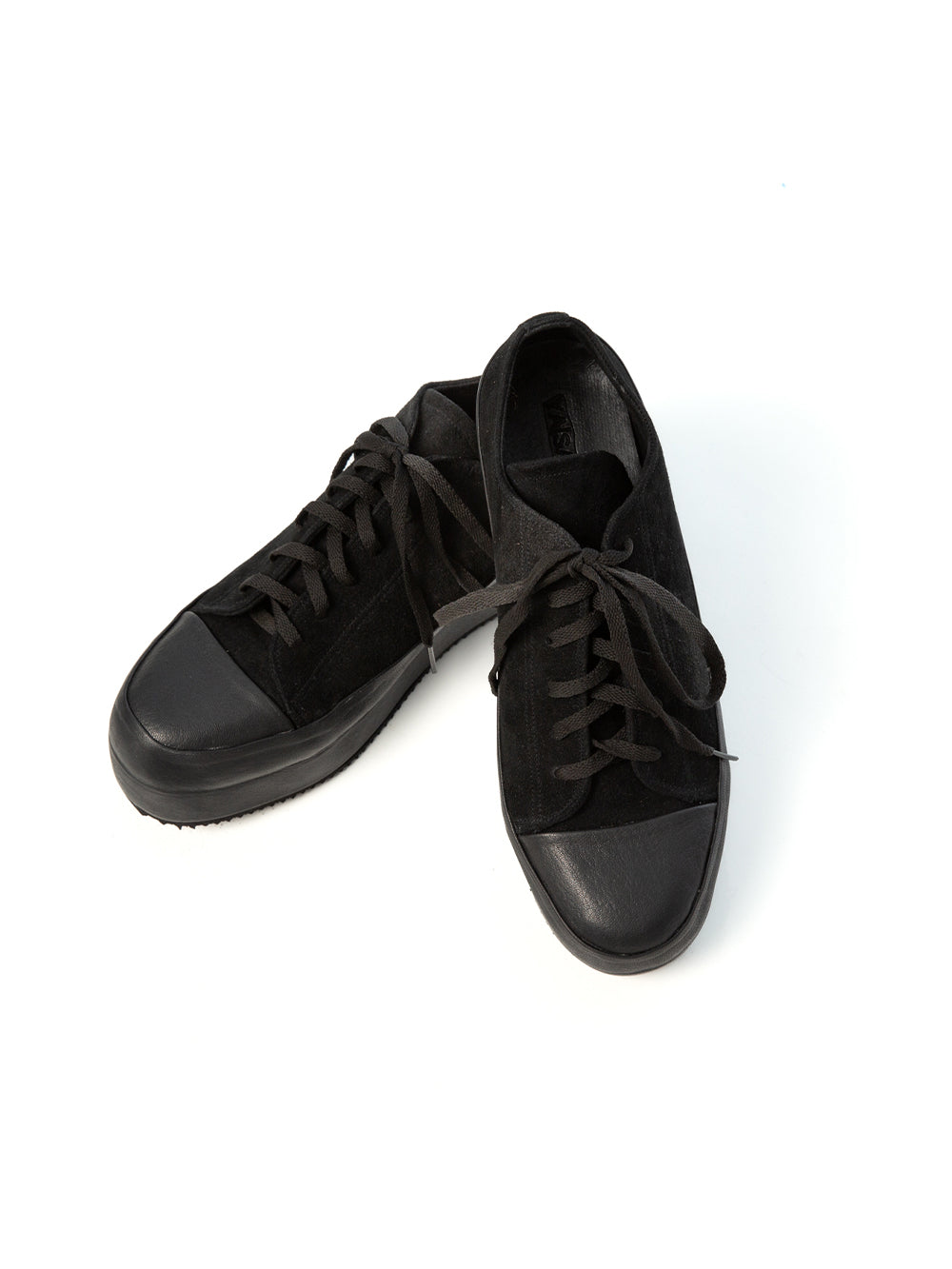 Traverse Leather Sneakers