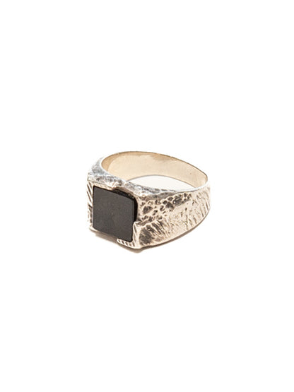 Onyx Zignet Ring